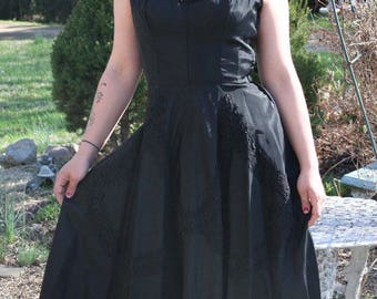 Gorgeous Vintage 1950s Black Taffeta Circle Skirt Party Dress Prom Gown S