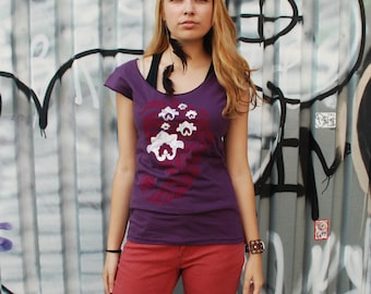 M,L - Yoga top, graphic tee for women, womans tops tshirts, silkscreen womens t-shirt, purple tshirt, paisley lotus design