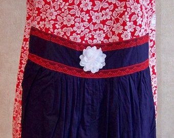 Great service, classy and sexy apron at the same time. Red / blue. REF TAB09