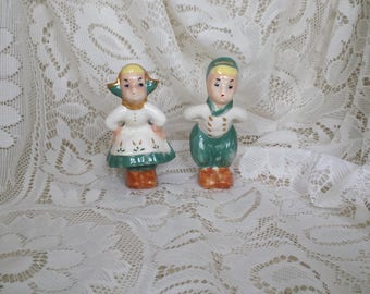 Ceramic Kissing Dutch Couple