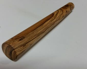 Hundeknochen aus Olivenholz. Ø 3 cm. Länge: 30 cm