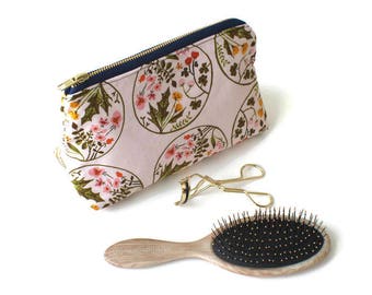 Makeup Pouch / Makeup Bag / Toiletry Bag / Toiletry Pouch / Waterproof Lining / Zipper Pouch / Cosmetic Bag / Cosmetic Pouch