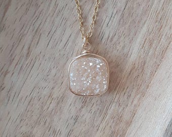 Genuine Druzy / Champagne Druzy Pendant/Druzy Necklace / Druzy Jewelry / Gifts for Her/Free Shipping Canada /Ready to Ship