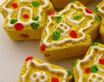4 Small Gingerbread House Beads - CB731
