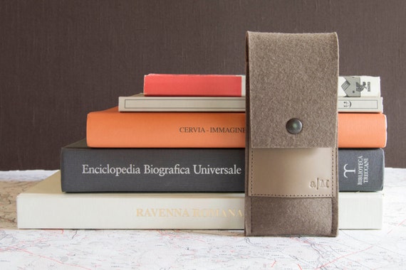 Felt and leather PEN HOLDER, sunglasses case, pencil case, taupe, grey, wool felt, handmade, made in Italy