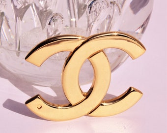 Chanel brooch Authentique and Vintage - Logo Chanel