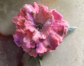 Ready to ship .Brooch. Felted pin.Felted wool brooch flower, pink salmon cream merino wool,bam beads