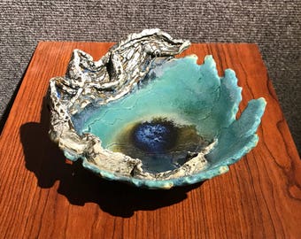 Porcelain bowl.
