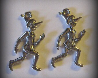 4 Silver Pewter Pinocchio Charms - 2 (QB4)