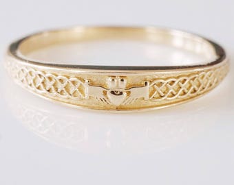 Delicate Claddagh Ring Wedding Band Anniversary Band