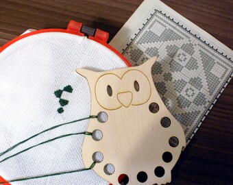 Embroidery floss wooden Thread Holder cross stitch tool embroidery Wood Cross Stitch Needlework Thread keeper Floss keeper OWL