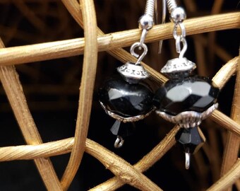 Silver cuffed onyx drops