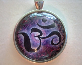 Yoga Necklace: Om on Mandala Necklace (012)