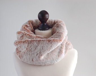 Infinity scarf. Faux fur infinity scarf. Faux fur snood in ginger and white. Faux fur neck warmer. Womens chunky scarf. White fur neck wrap