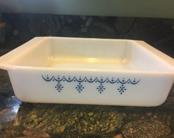 Pyrex 922 Brownie Snowflake Garland Pan