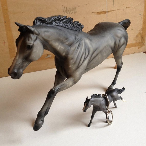 Breyer Horse with box and miniature keychain