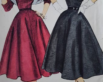 Simplicity 8462 ** Bust 30 ** Size 12 Novel neckline dress with kimono sleeves , four gored full skirt