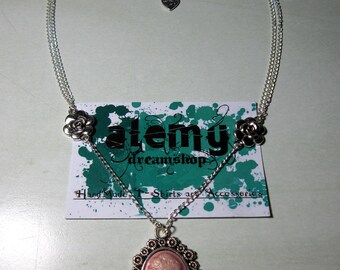 Elegant lady-Necklace with Dama Rosa