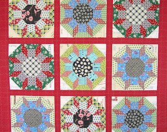 Patchwork Lap Quilt - Castle walls - Sunflower - Vintage Look Reproduction Feed Sack Quilt - Handmade Throw Quilt