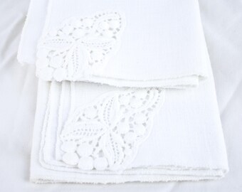 Vintage White Knit Embroidered Linen / Décor / Hand Towels / Napkins