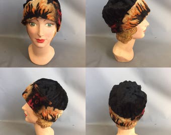 1920s cloche hat / winter hat / brimless cloche