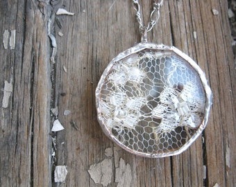 Lace personnalisé collier tissu dentelle mariée souvenir demoiselle d’honneur cadeau de mariage personnalisé fait à la main verre pendentif bijoux mariée Sentimental