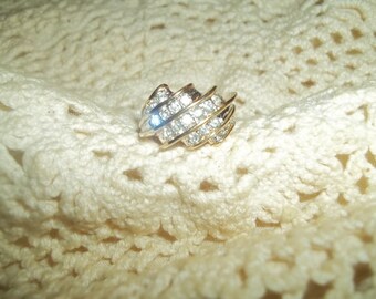 Beautiful Sculptured Cubic Zirconia 18K HGE Ring Size 7