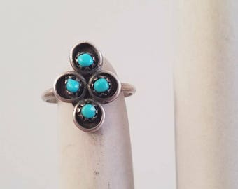 1970's Turquoise Zuni Sterling Silver Womens Ring Size 4.5 by Maeberry Vintage