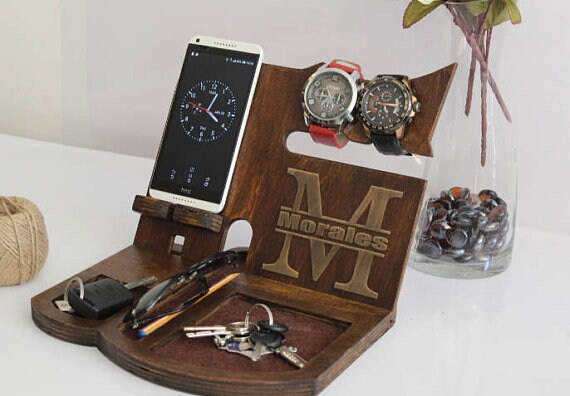 unique personalized gift ideas docking station mens