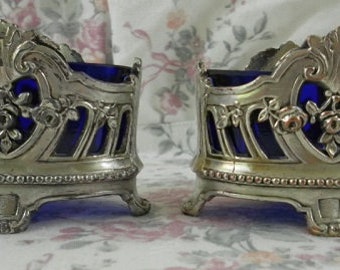 French antique decorative household items - one lot of two - table arts, jewelry, cosmetics...