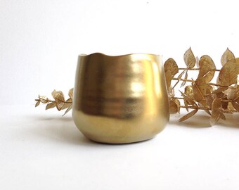 Gold bud vase, minimalist vase, small bud vase, gold vase, modern bud vase, single flower vase, small planter, gold planter