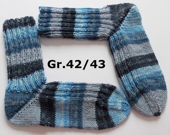 thick hand-knitted socks, Gr. 42/43 (EU), blue