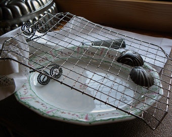Antique FRENCH Bakery Very Fine Large Size Wire Ware Cooling Pastry, Icing Rack Crinkle Style Wires, No Rust or Baked on Blackened Grease