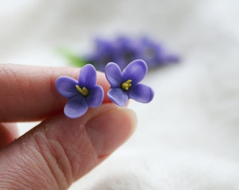 Lilac Blue flower earrings - polymer clay flower earrings - flower jewelry - floral jewelry - botanical earrings - Bridesmaid earrings.