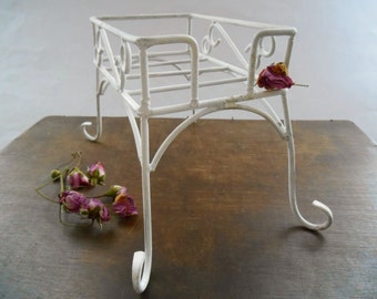 Vintage napkin holder White Metal napkin holder Shabby white table decor Wedding table decor