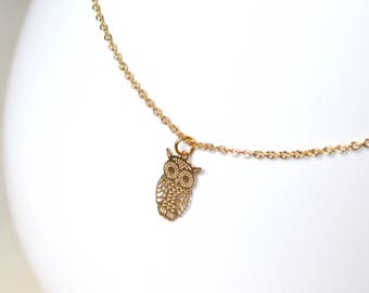 Howl pendant necklace