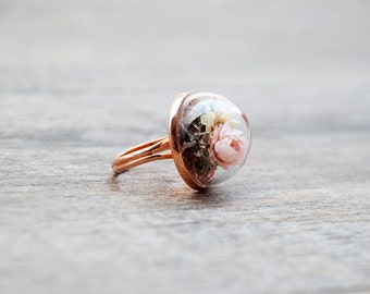 Real flowers ring, terrarium, rose gold terrarium, dried flower, real moss, glass vial, romantic jewelry, gift for woman, preserved nature