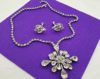 Rhinestone Pendant and Screw back earrings Mint Condition Continental Sparkle and Shine