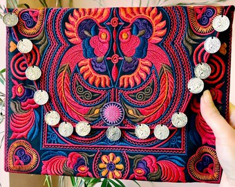 Custom made bird clutch