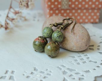 Green gemstone boho earrings Dangle earrings Green stone earrings Unakite earrings Serpentine earrings Forest green earring Unakite jewelry