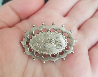 1899 Victorian silver floral brooch arts and crafts style.