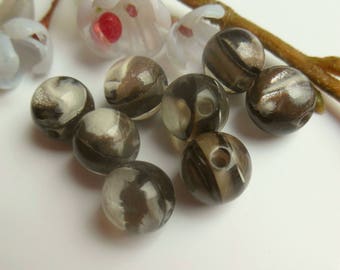set of 8 plastic round beads