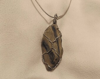 Natural Stone Essential Oils Necklace