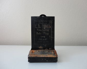 VINTAGE MATCH HOLDER - l.b. hines veterinarian belle plaine, iowa