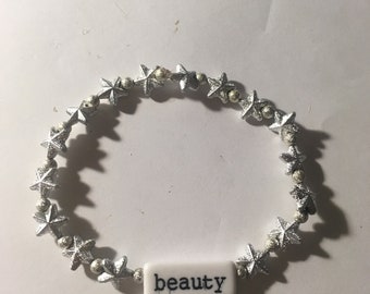 Secret Beauty acrylic bead stretch bracelet