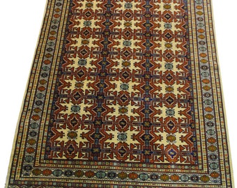Rug Persian authentic Torkaman is 188cm x 134cm size hands.