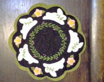 candle mat, wool, bunnies, Easter, decor