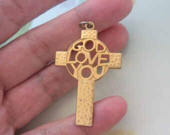 Vintage "GOD LOVE YOU" Cross Pendant Cut-Out Design Center Pebble Texture Brushed Satin Texture Reverse Gold Plated Metal