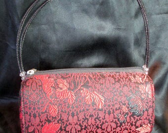 Elegant And Dramatic Chinese Embroidered Silk Purse