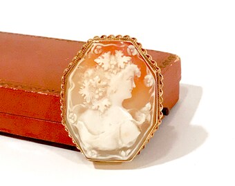 Antique Shell cameo Brooch 14k Gold, Greek Goddess Bacchante, Goddess Of Wine, Grape Leaves, Octagon Shape, Framed, Brooch Pendant, 1800s